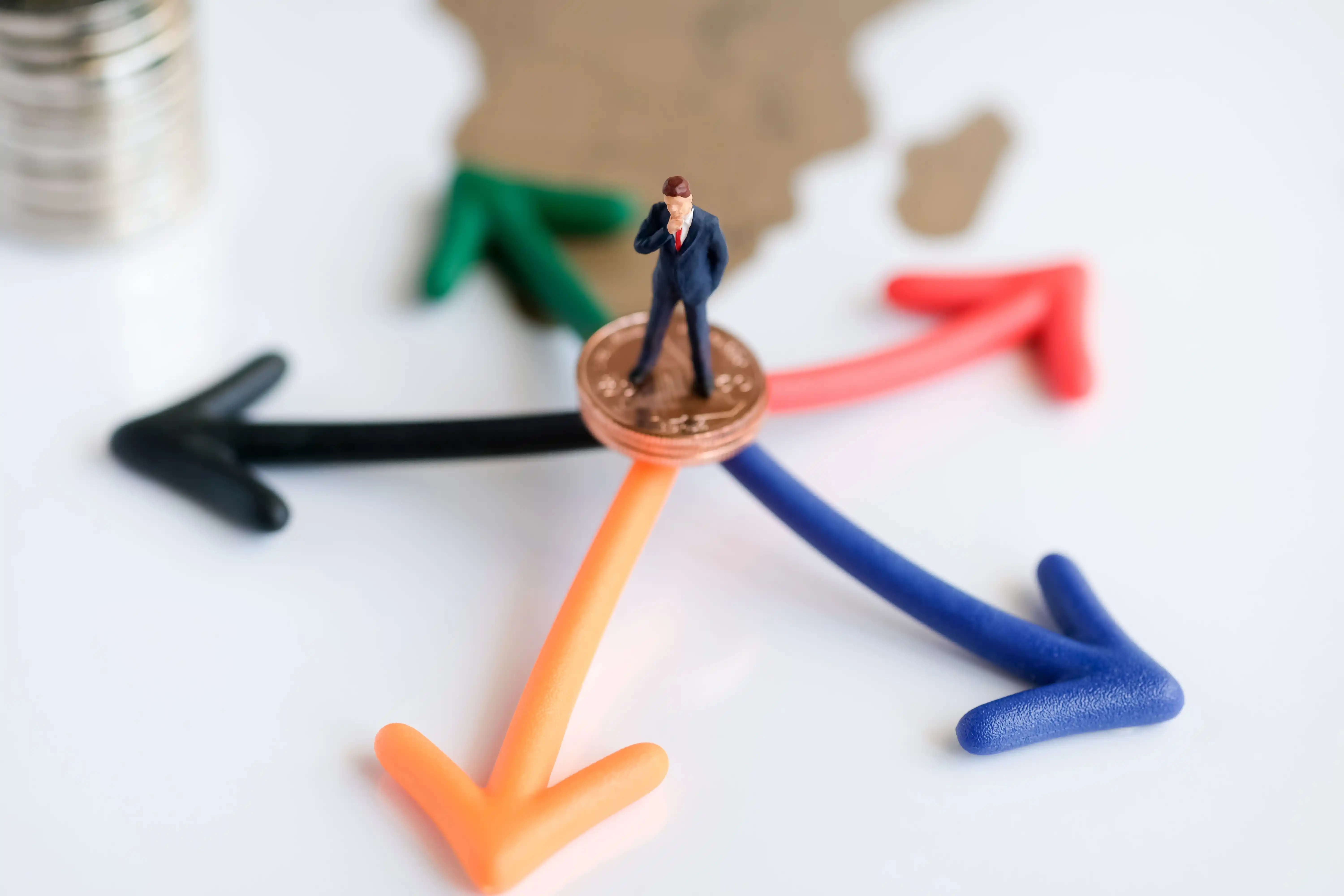 how-to-choose-the-right-income-fund.webp